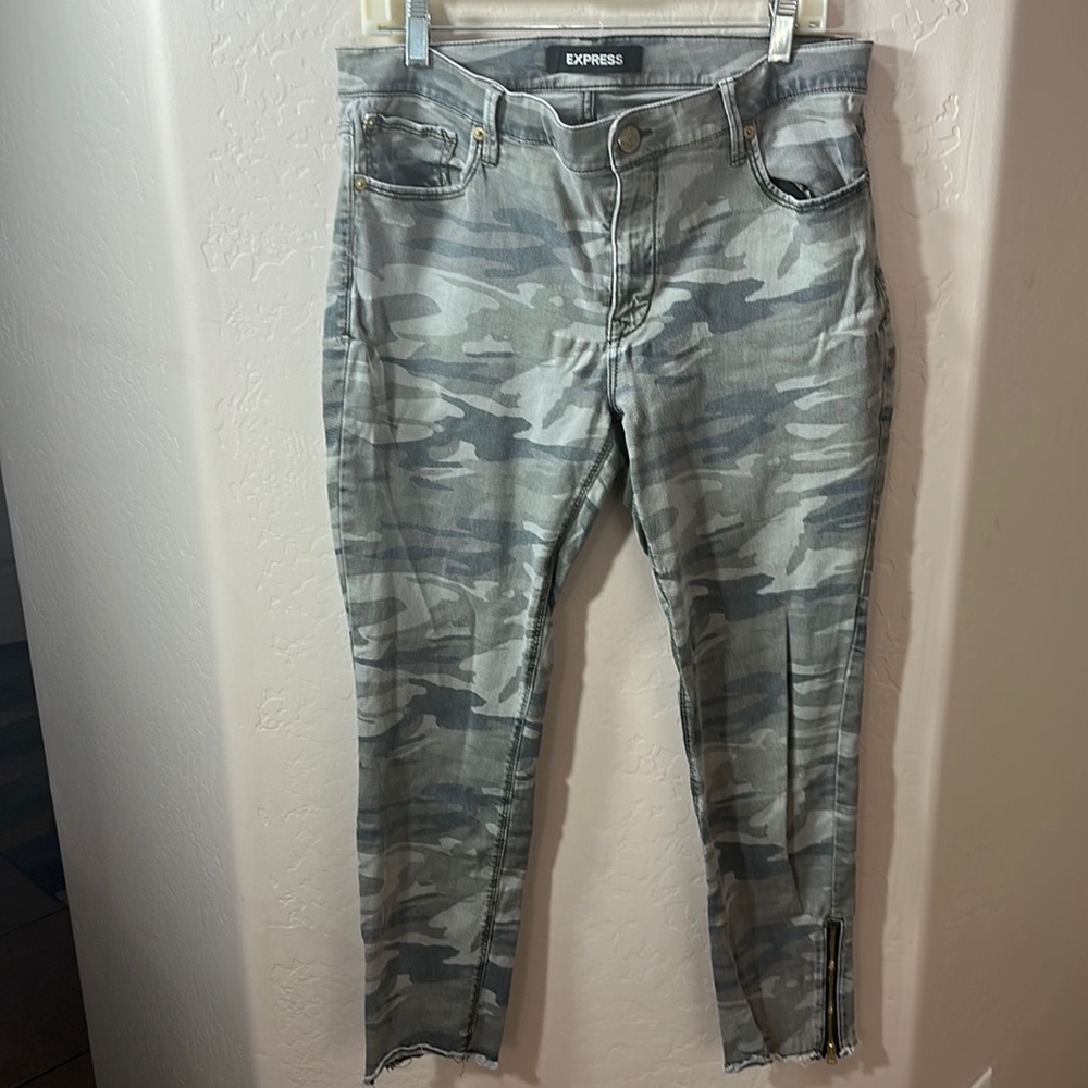 Express camo stretch ankle legging 12